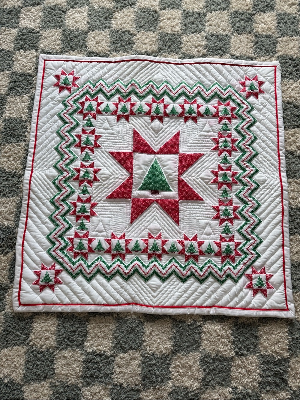 VTG Christmas Tree Star Quilt Holiday Hanging Quilt Mini White Red Green
